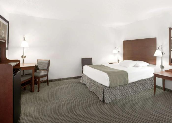 Days Inn by Wyndham Carroll