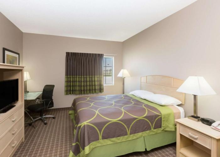 Super 8 by Wyndham Carroll/East