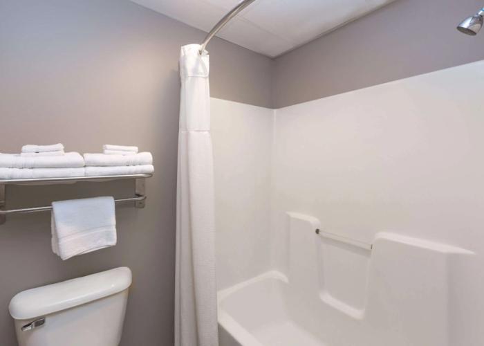 Super 8 by Wyndham Carroll/East