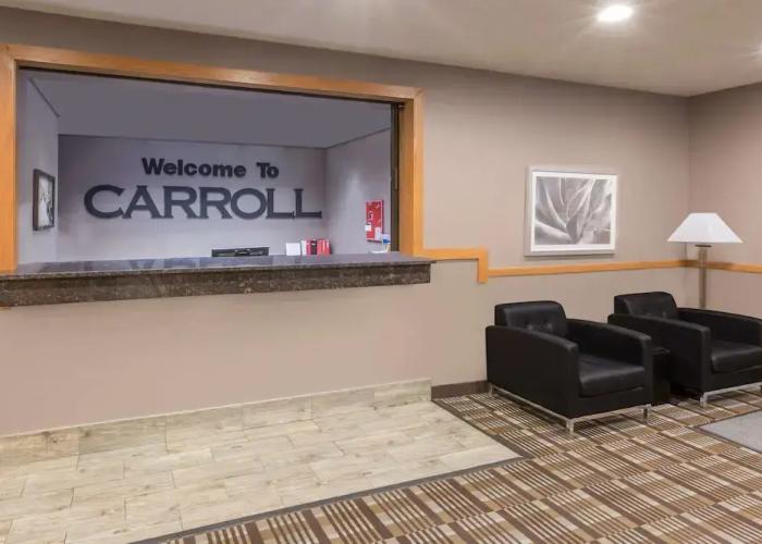 Super 8 Carroll/East