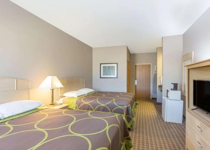 Super 8 Carroll/East