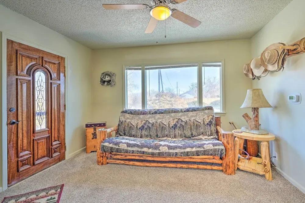 14 Mi to Royal Gorge: Dog-friendly Cañon City Home