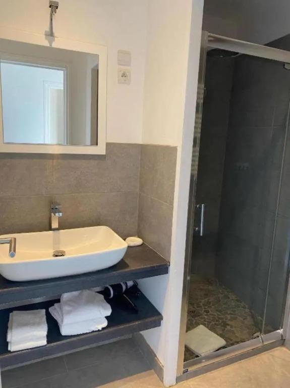 фото Hôtel Quai des Pontis