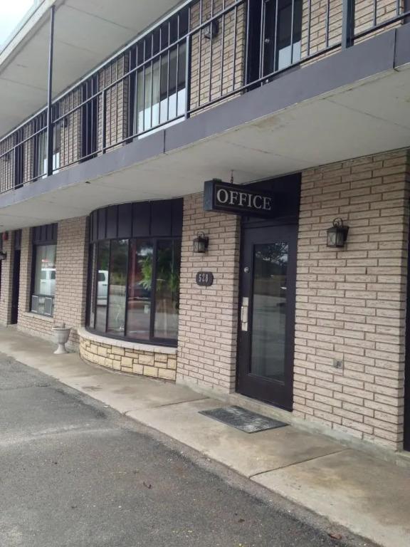 Bancroft Inn & Suites