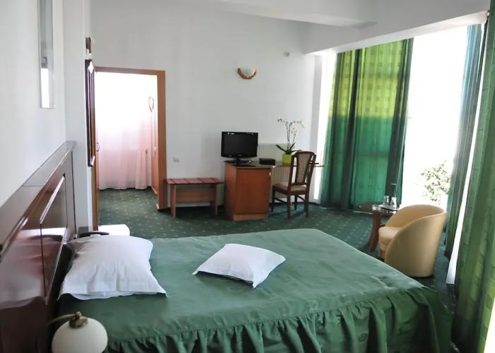 Hotel Emma Est