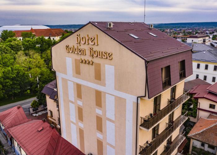 Hotel Golden House