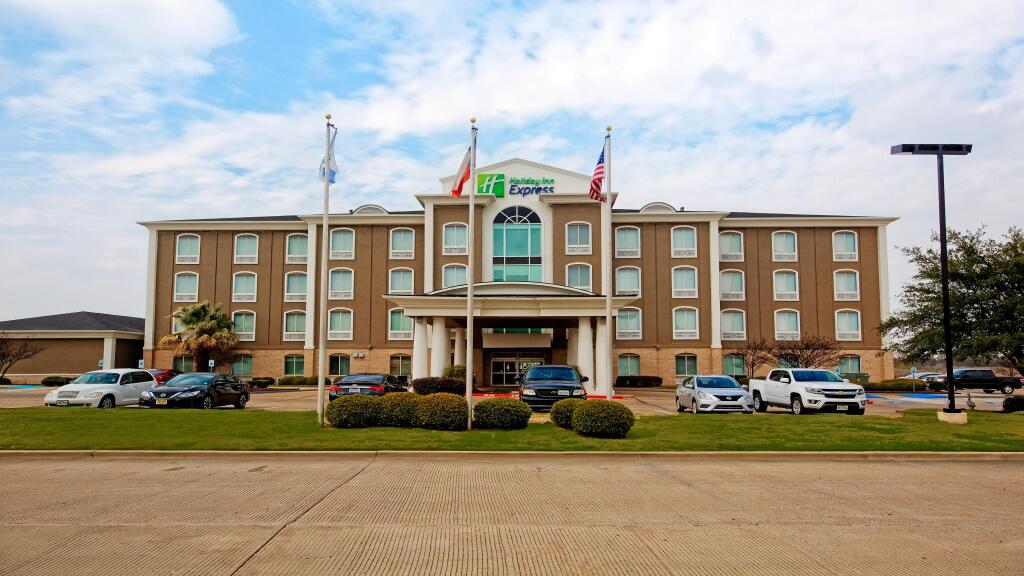Holiday Inn Express Hotel & Suites Corsicana by IHG