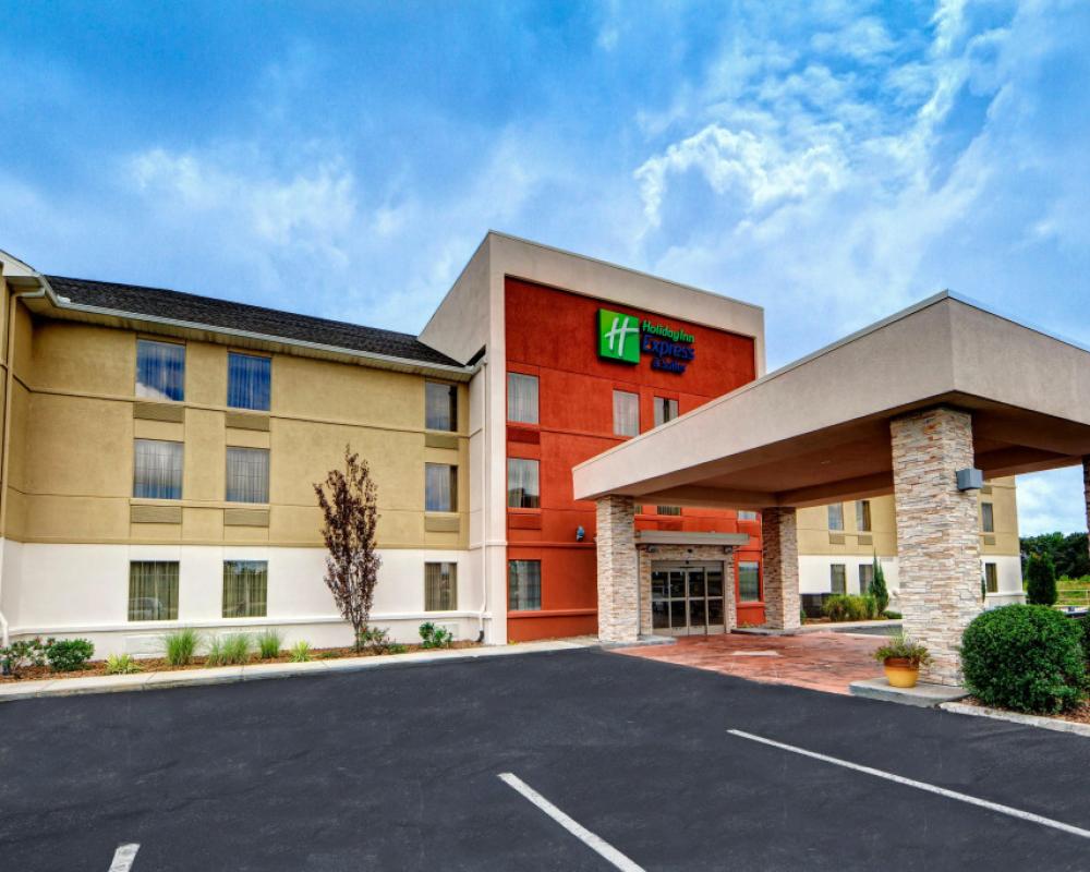 Holiday Inn Express & Suites Crossville by IHG
