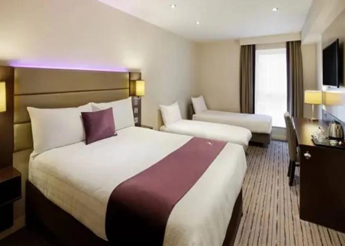 Premier Inn Coventry East M6 J2 Hotel