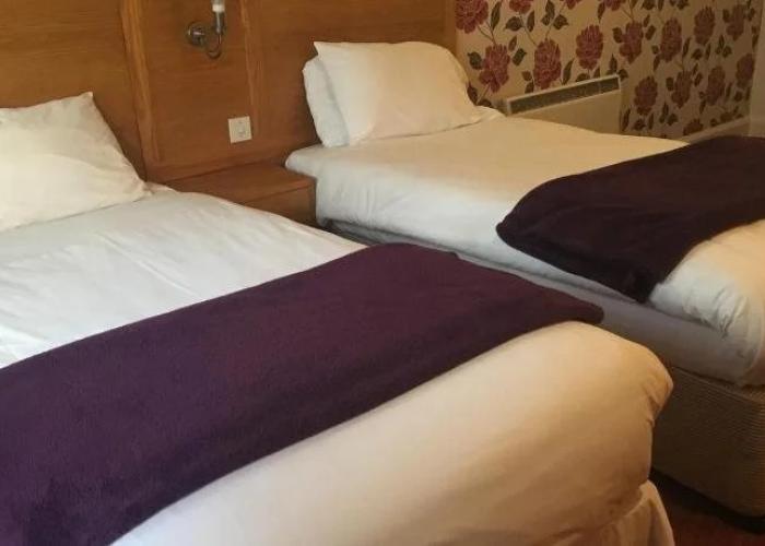 Three Horseshoes Inn