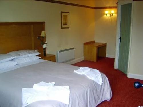 Three Horseshoes Inn