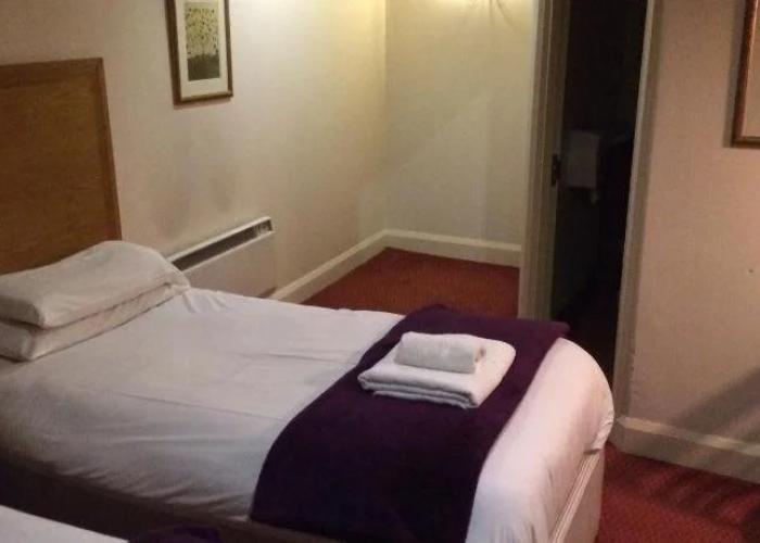 Three Horseshoes Inn