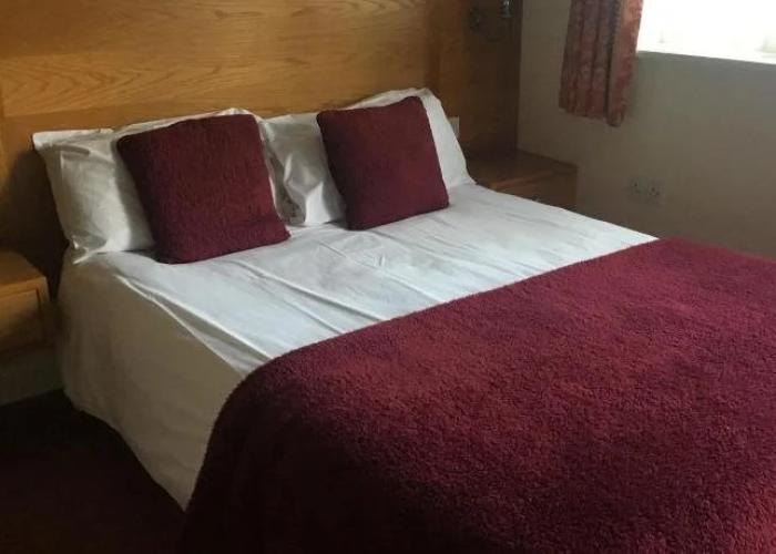 Three Horseshoes Inn