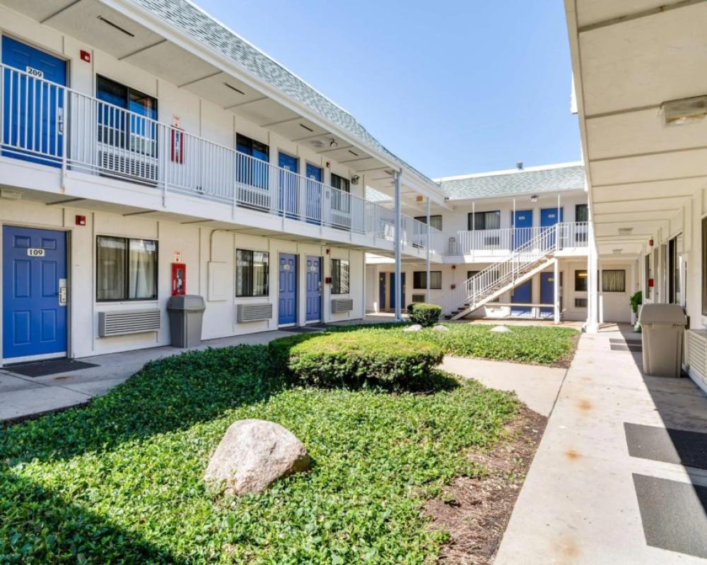 Motel 6 Schiller Park, IL - Chicago O'Hare