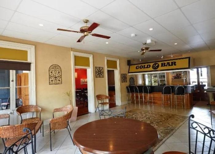 Commercial Hotel