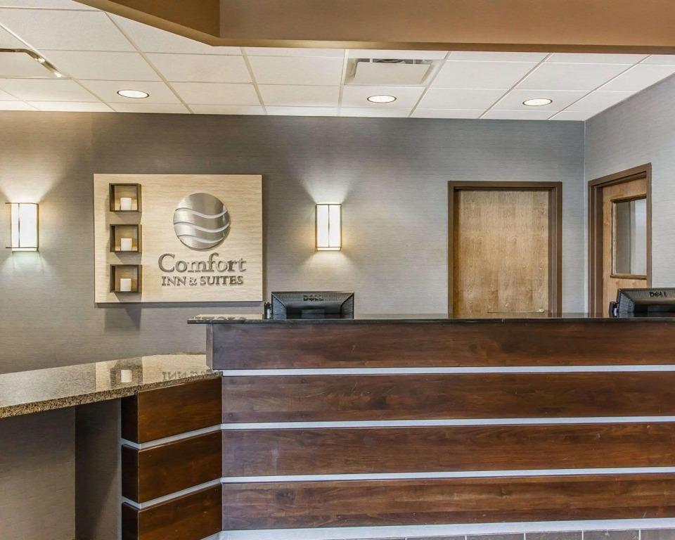 Comfort Inn and Suites Near Lake Guntersville