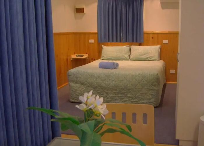 Waters Edge Holiday Park