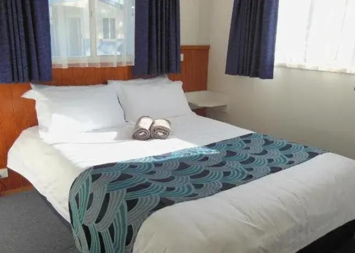 Waters Edge Holiday Park