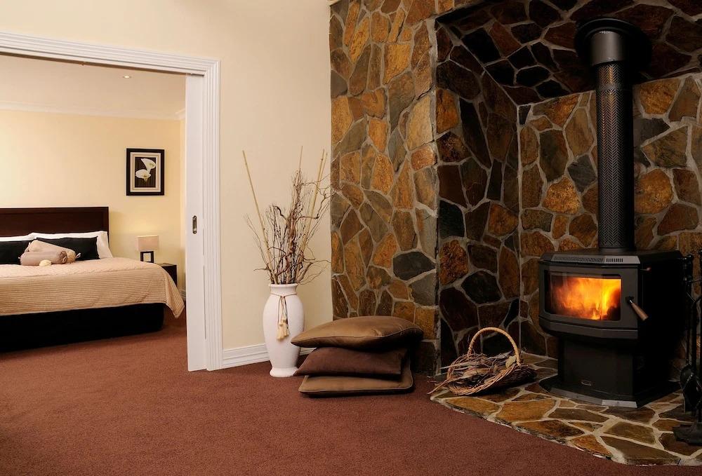 Waverley House Cottages