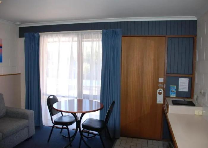 Cunningham Shore Motel