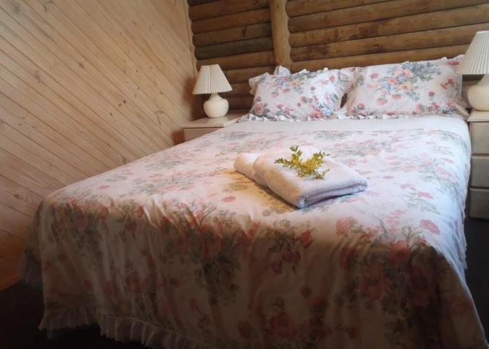 Lazy Acre Log Cabins