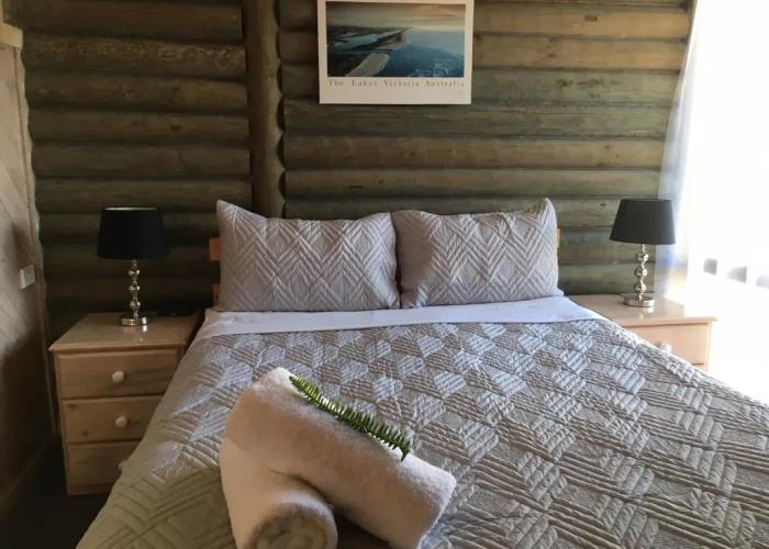 Lazy Acre Log Cabins