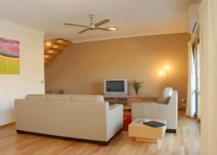 The Lakes Apartments
