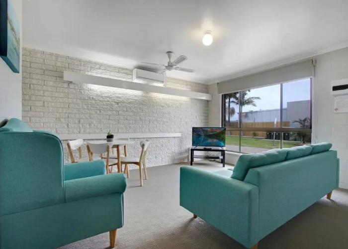 Hybiscus Waterfront Apartments