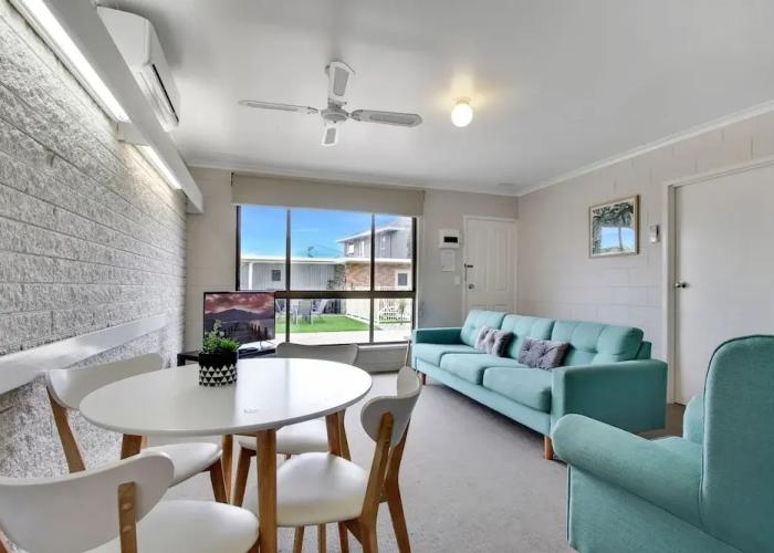 Hybiscus Waterfront Apartments