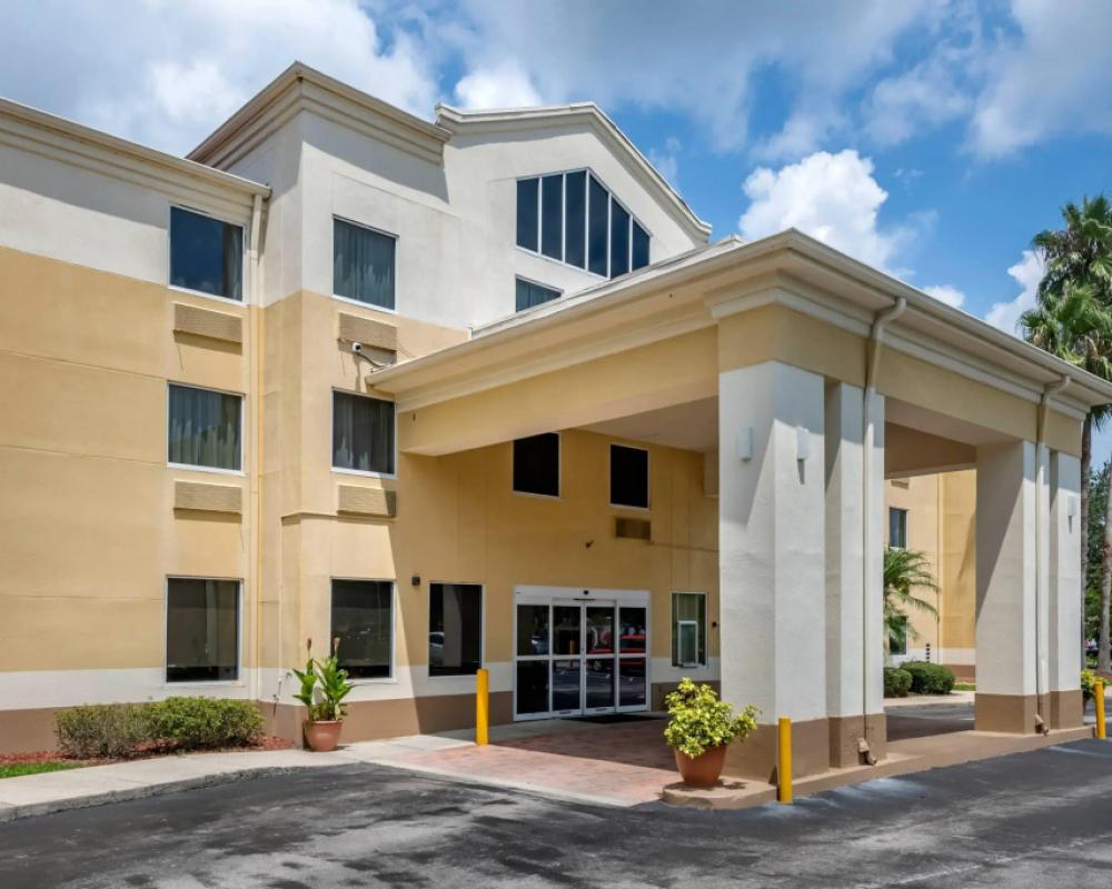 Comfort Inn & Suites DeLand - near University