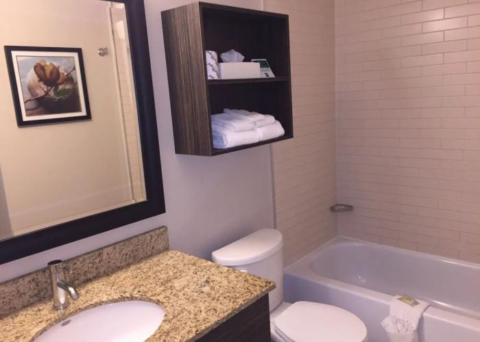 Quality Inn & Suites P.E. Trudeau Airport