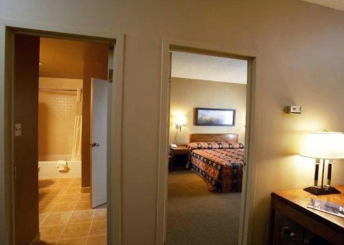 Quality Inn & Suites P.E. Trudeau Airport