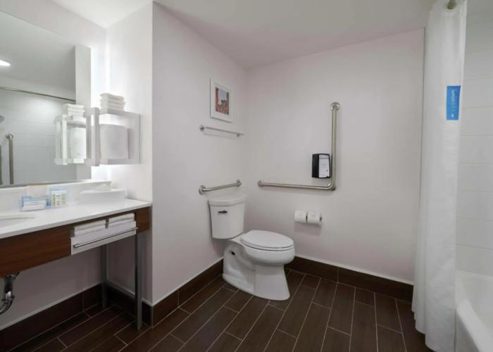 Hampton Inn & Suites by Hilton Montreal-Dorval