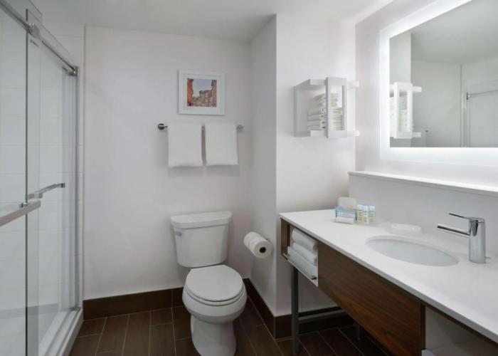 Hampton Inn & Suites by Hilton Montreal-Dorval