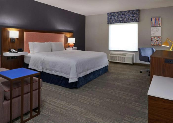 Hampton Inn & Suites by Hilton Montreal-Dorval