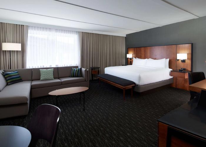 DoubleTree by Hilton Montreal Airport