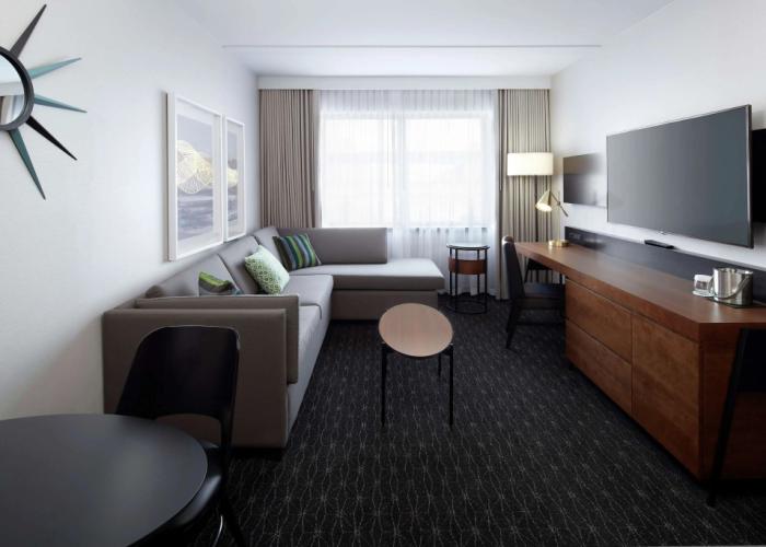 DoubleTree by Hilton Montreal Airport