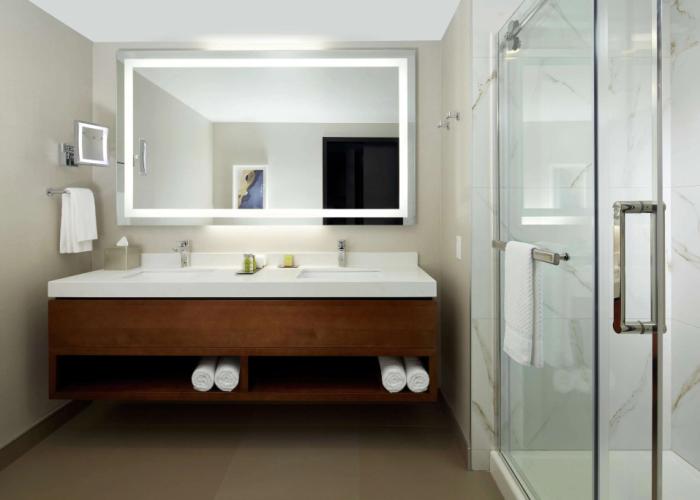 DoubleTree by Hilton Montreal Airport