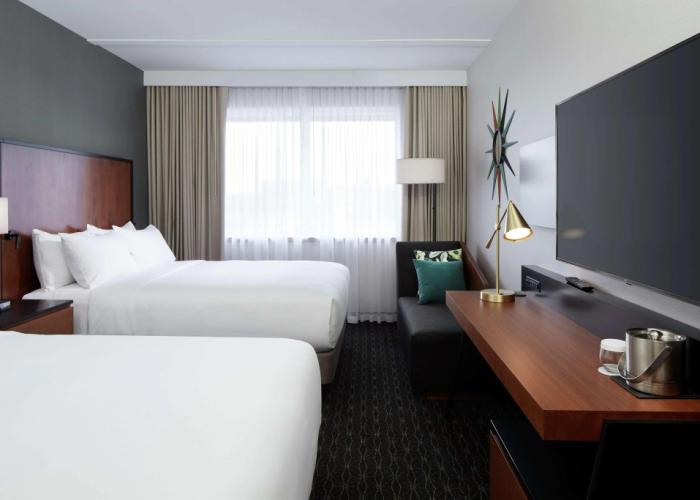 DoubleTree by Hilton Montreal Airport