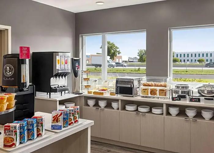 Microtel Inn & Suites Montreal Airport-Dorval QC