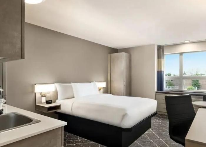 Microtel Inn & Suites Montreal Airport-Dorval QC