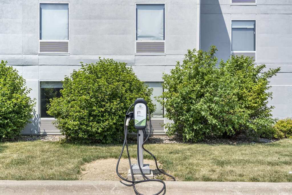 Best Western Plus Bourbonnais Hotel & Suites