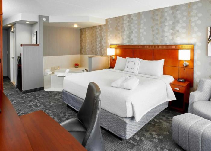 Courtyard by Marriott Toronto Brampton