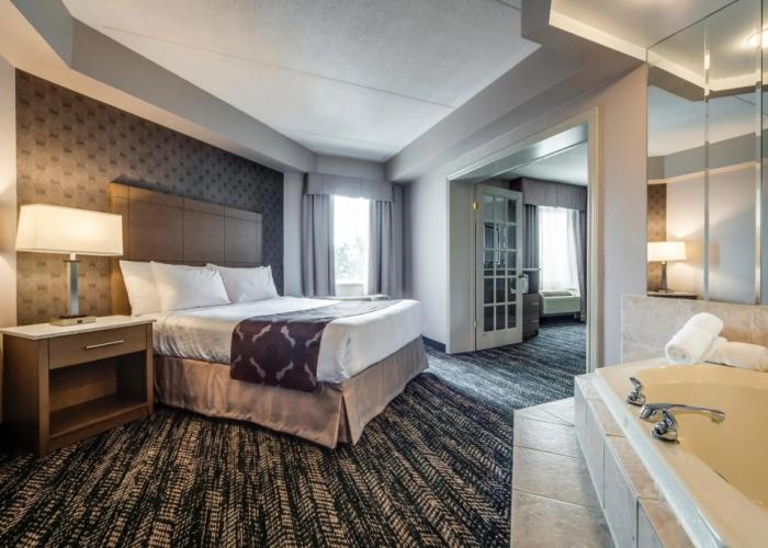 Monte Carlo Inn - Brampton Suites