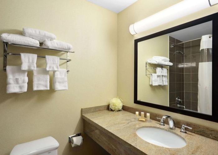 Days Inn by Wyndham Brampton