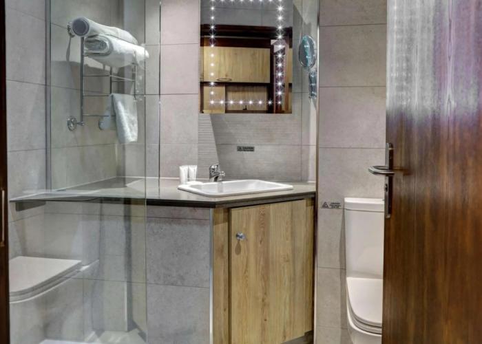 Best Western Plus Pastures Hotel