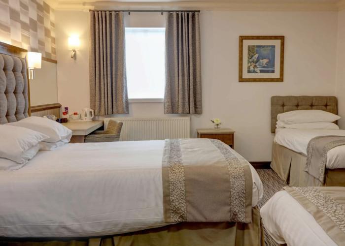 Best Western Plus Pastures Hotel