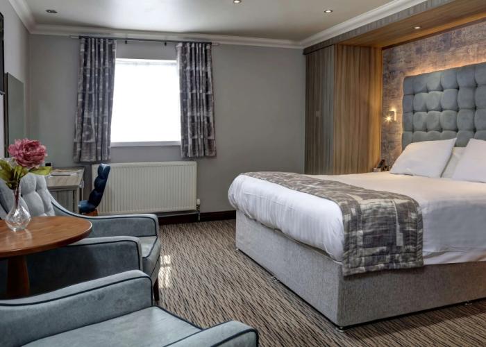 Best Western Plus Pastures Hotel