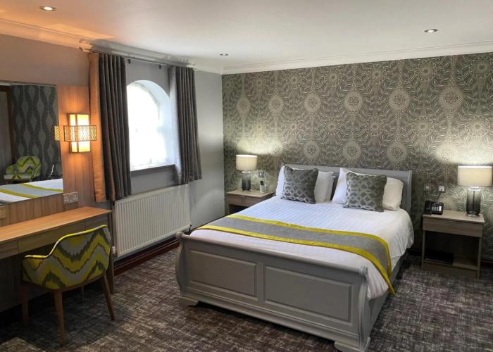 Best Western Plus Pastures Hotel