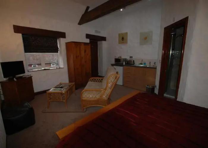 Home Farm & Lodge